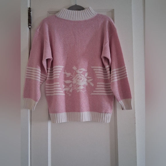 Sweaters - Pink & white floral Sweater